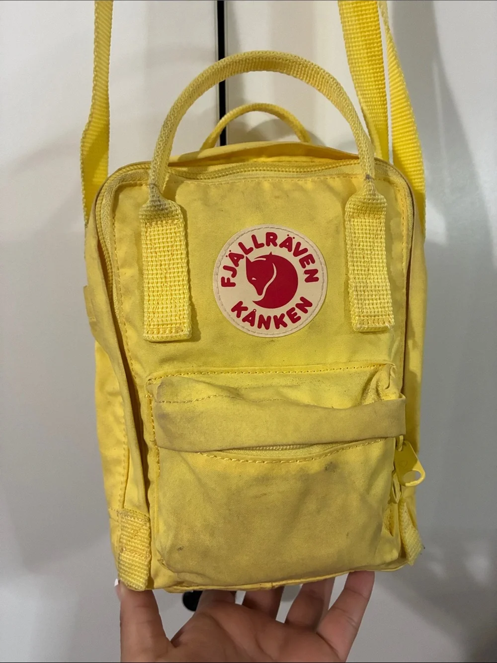 Kånken Mini Yellow Crossbody Bag Compact Small Mini
